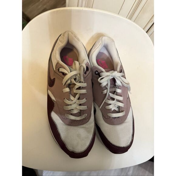 Nike Kids Air Max 1 GS Athletic Sneakers Light Violet Burgundy Crush Size 5Y - Picture 1 of 9